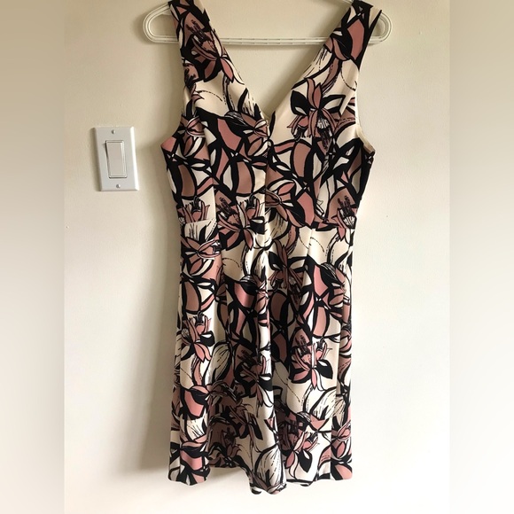 RW&CO floral fit and flare dress - Picture 4 of 8